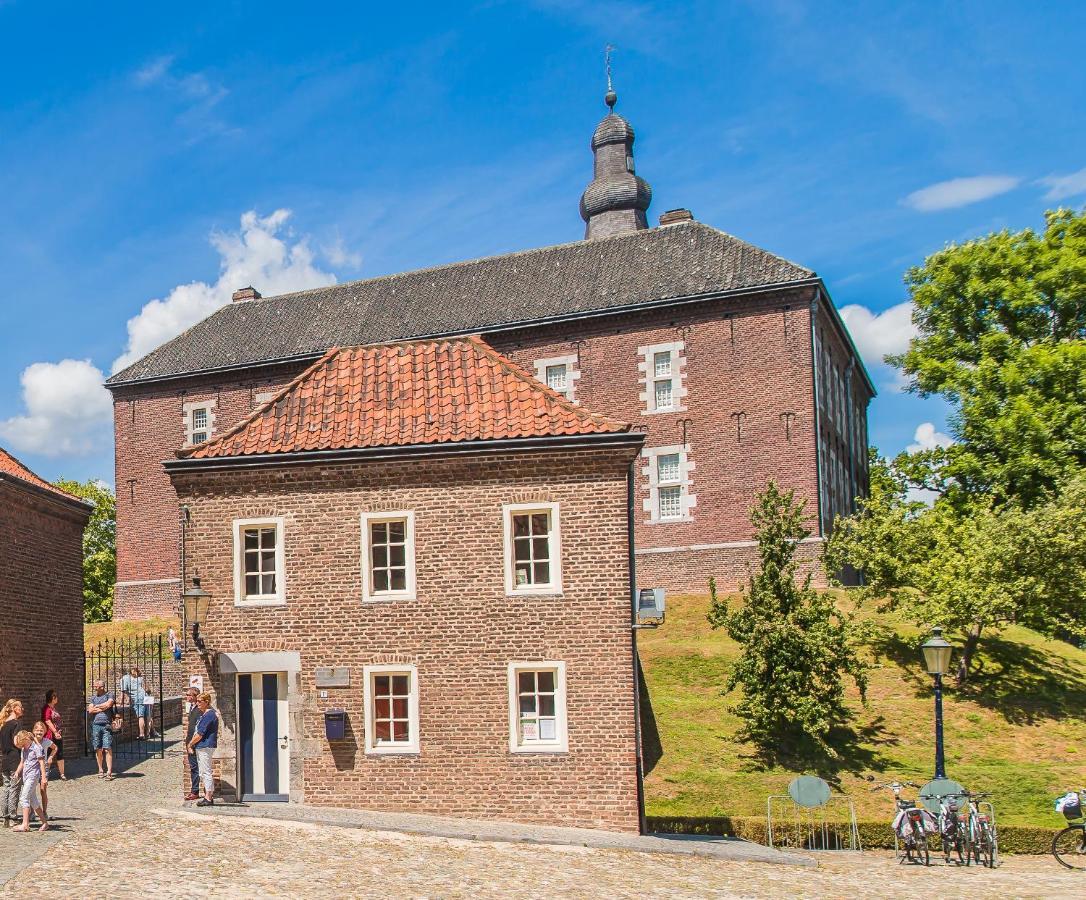 Landgoed Kasteel Limbricht Acomodação com café da manhã Exterior foto