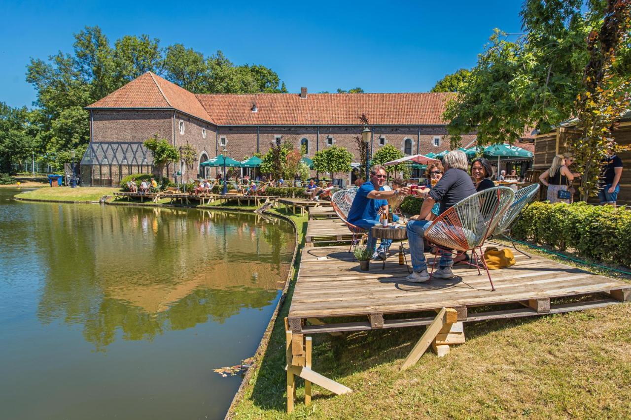Landgoed Kasteel Limbricht Acomodação com café da manhã Exterior foto