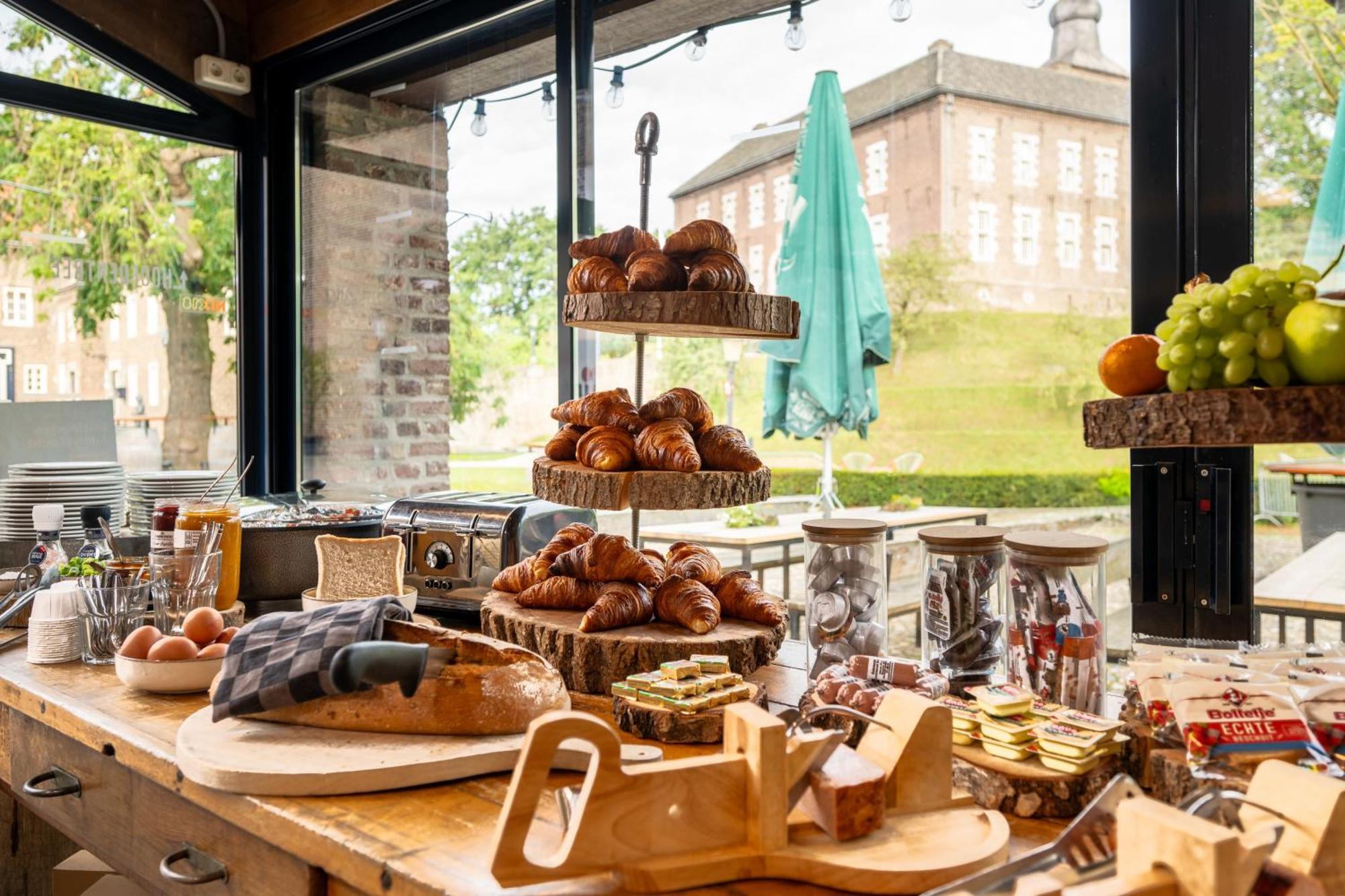 Landgoed Kasteel Limbricht Acomodação com café da manhã Exterior foto
